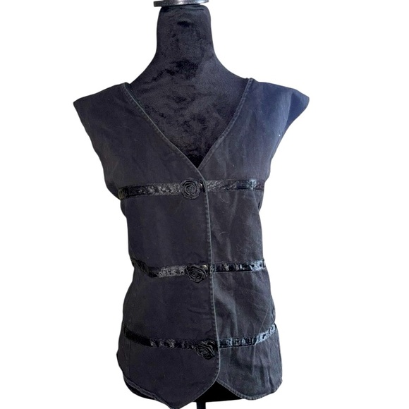 Vintage America Jackets & Blazers - VTG 90s -Y2K denim vest with floral appliqué in black by Richard Simons size 4X